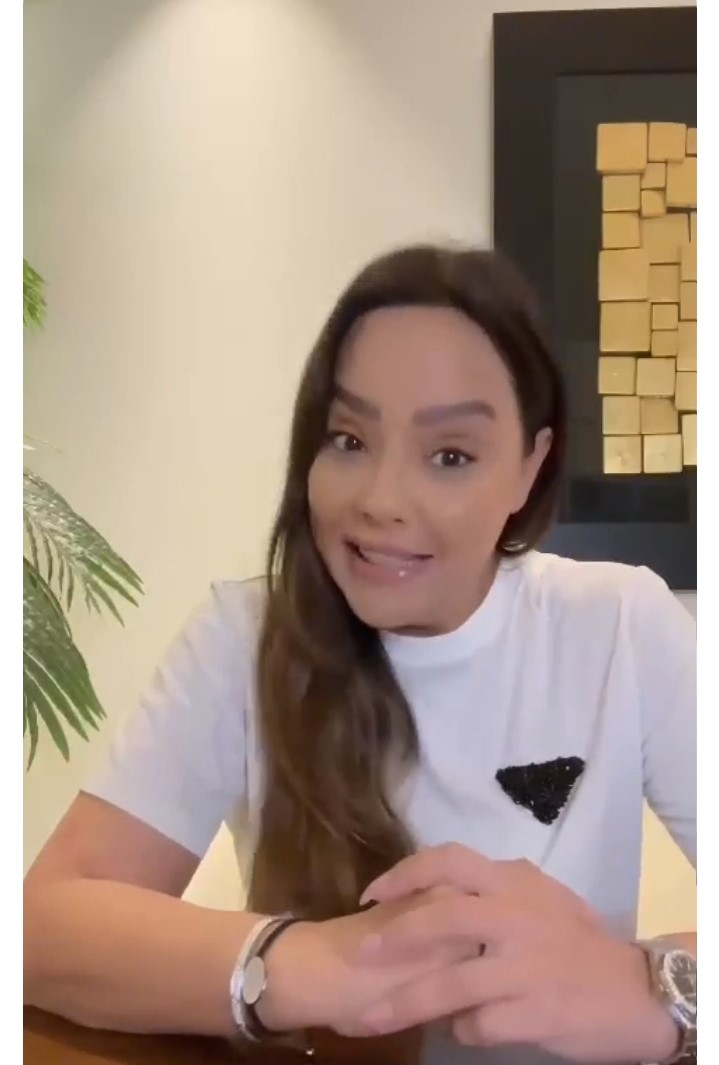 Ebru Gündeş'ten müjde