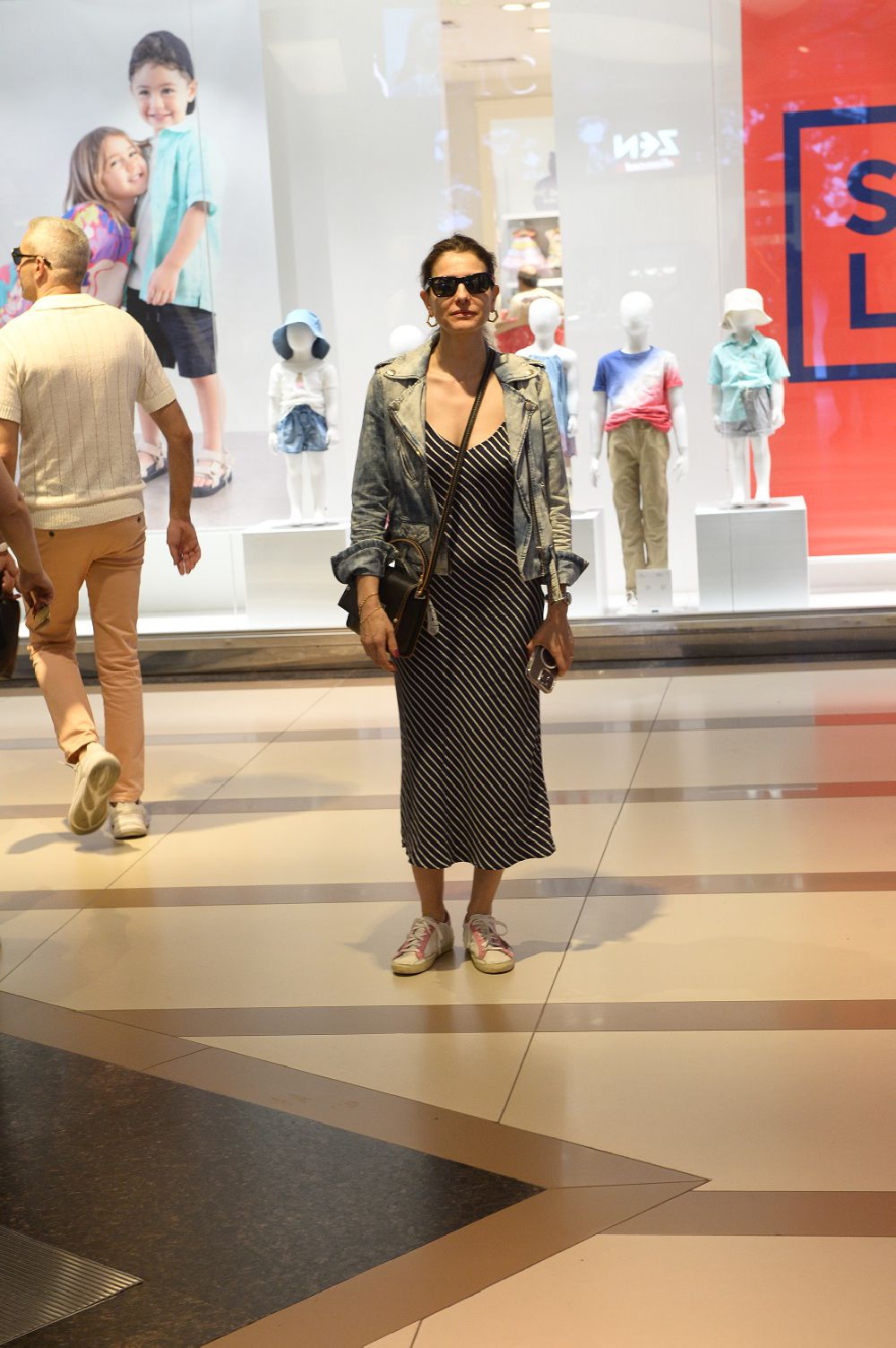 Ebru Özkan'dan tatil alışveriş