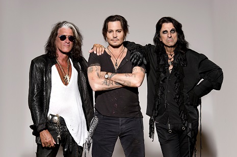 Johnny Depp, Alice Cooper ve Joe Perry'den oluşan Hollywood Vampires grubu İstanbul konserini depremzedelere bağışlıyor