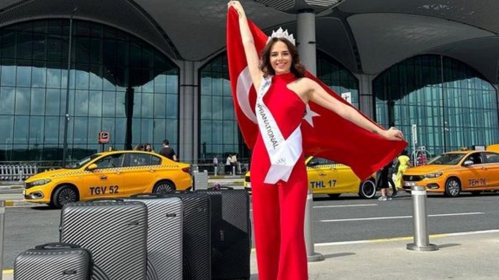 Miss Supranational'a katılan Selin Gurdikyan bakın ülkemizi ve kendisini nasıl tanıttı?