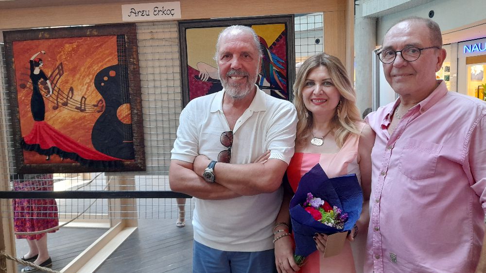 “Müziğin Dili” sergisinin açılışını Fatih Erkoç yaptı