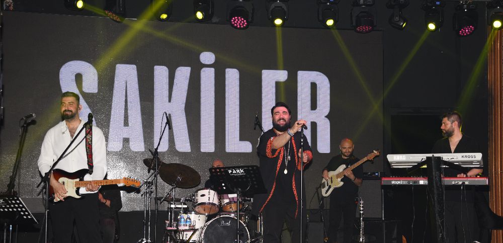 Sakiler Yeni Gazino’yu salladı 