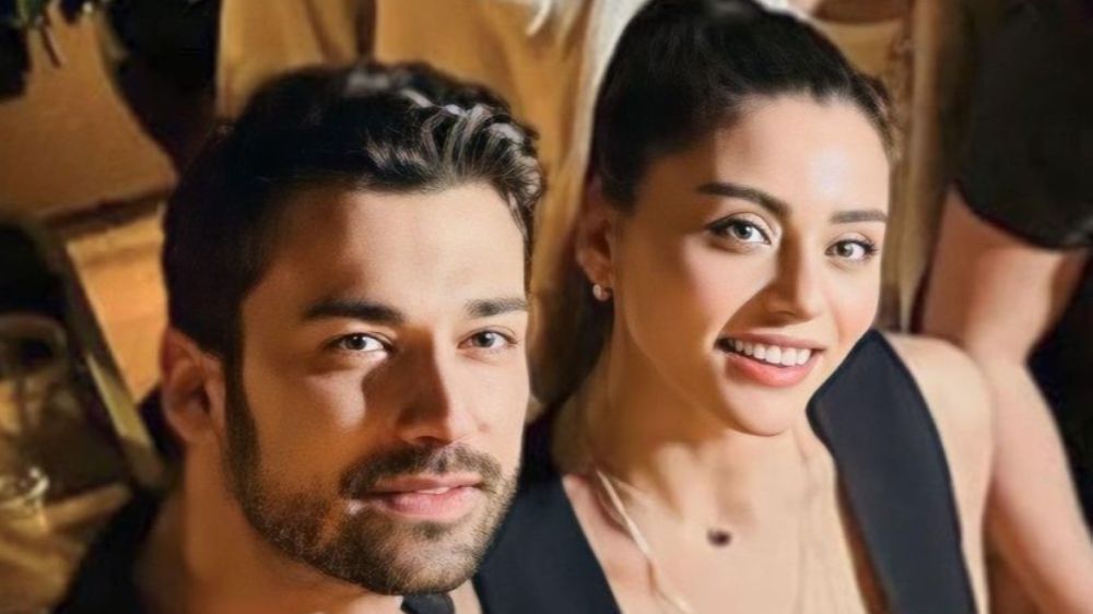 Sıla Türkoğlu ile Alp Navruz Bodrum'da teknede görüntülendi