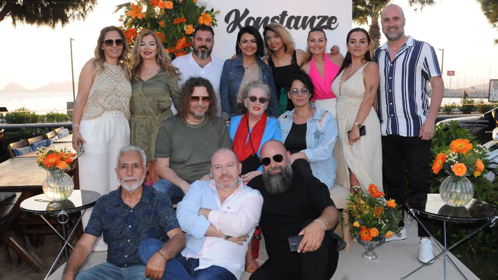 Ünlüler Konstanze açılışında buluştu