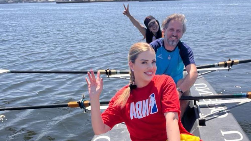 Ünlüler kürek çekti