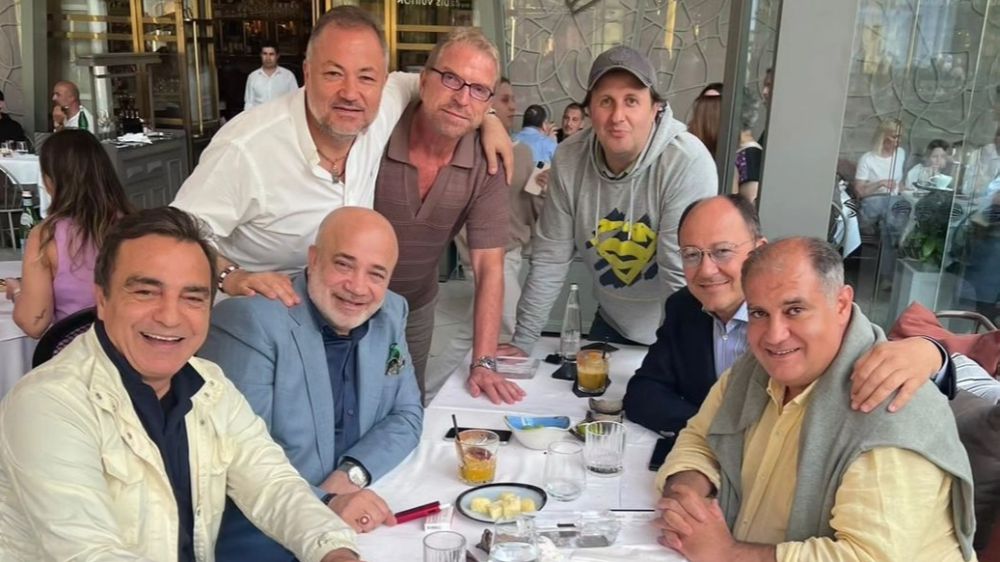 Yemeğin konusu futbol