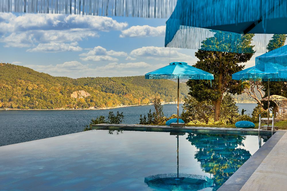 Yemyeşil bahçeleri ve sonsuzluk havuzlarıyla harika bir kaçış deneyimi