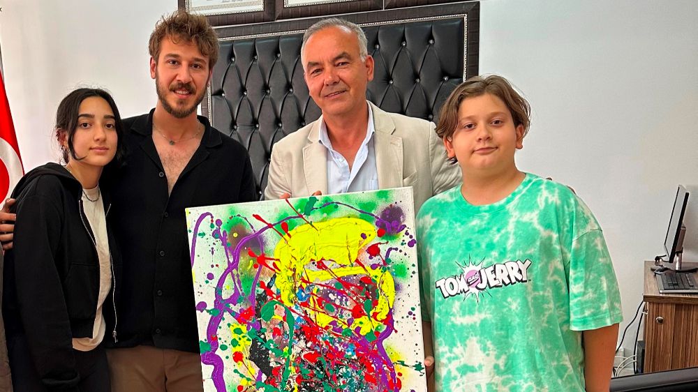 Yüksel Başaran Yıldız’dan anlamlı hediye