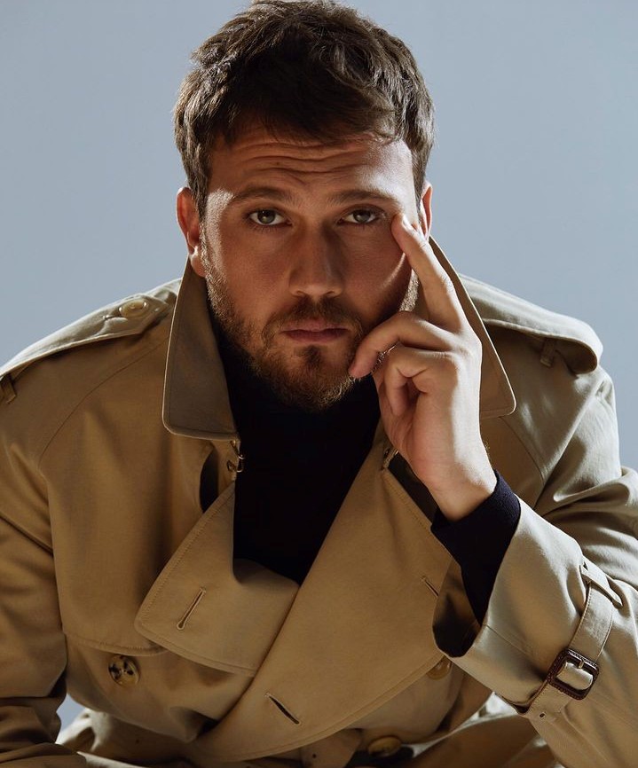 Atatürk'ü oynayacak Aras Bulut İynemli'nin sözleşmesindeki 'o' madde şok etti!