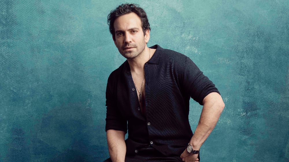  Buğra Gülsoy ve Serhat Teoman yeniden birlikte tiyatro sahnesine çıkıyor