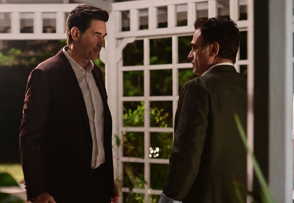 Burak Hakkı'dan sürpriz proje