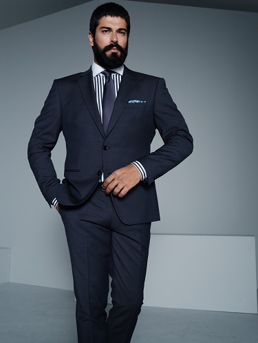 Burak Özçivit'in Instagram'dan kazandığı para dudak uçuklattı!