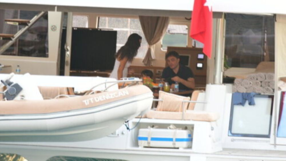 Dünyaca ünlü oyuncu Ed Westwick Bodrum'a geldi