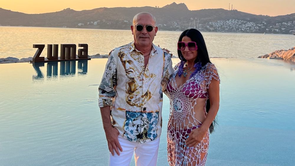 Evliliklerinin 22. Yılını kutladılar