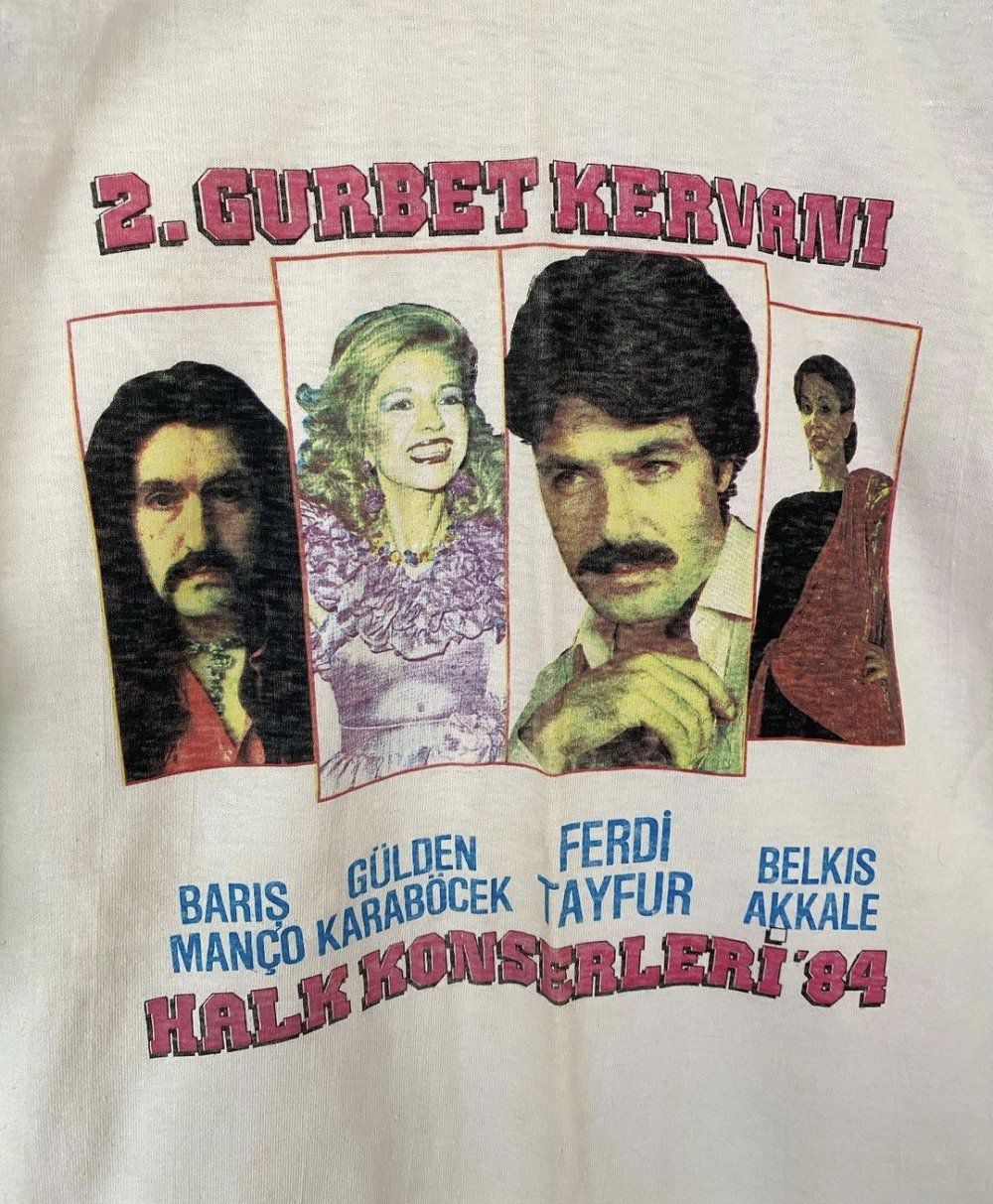 Gülden Karaböcek 1984 yılında Barış Manço ve Ferdi Tayfur'la çektirdiği karesini paylaşarak duygularını dile getirdi