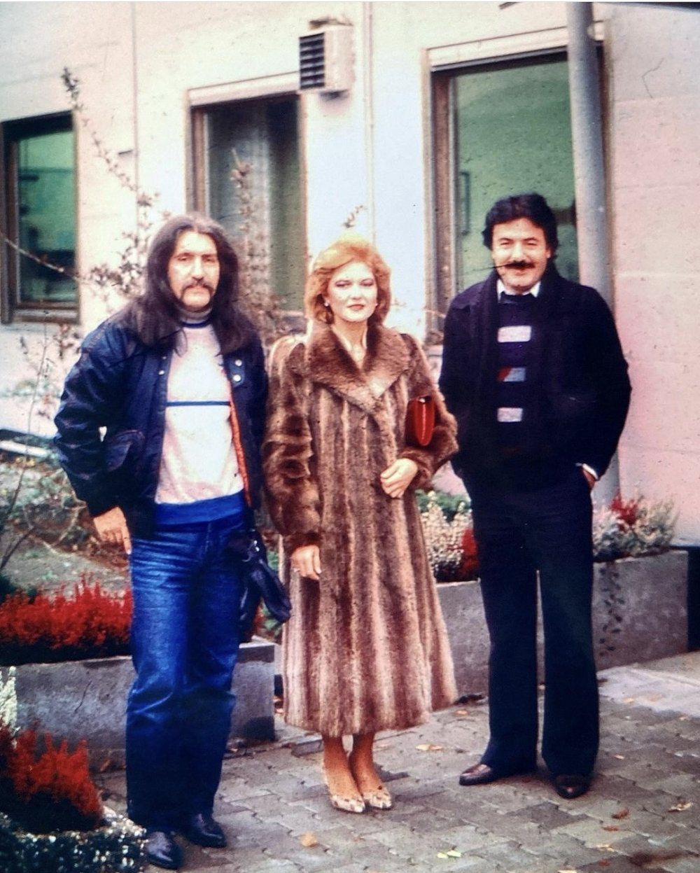 Gülden Karaböcek 1984 yılında Barış Manço ve Ferdi Tayfur'la çektirdiği karesini paylaşarak duygularını dile getirdi