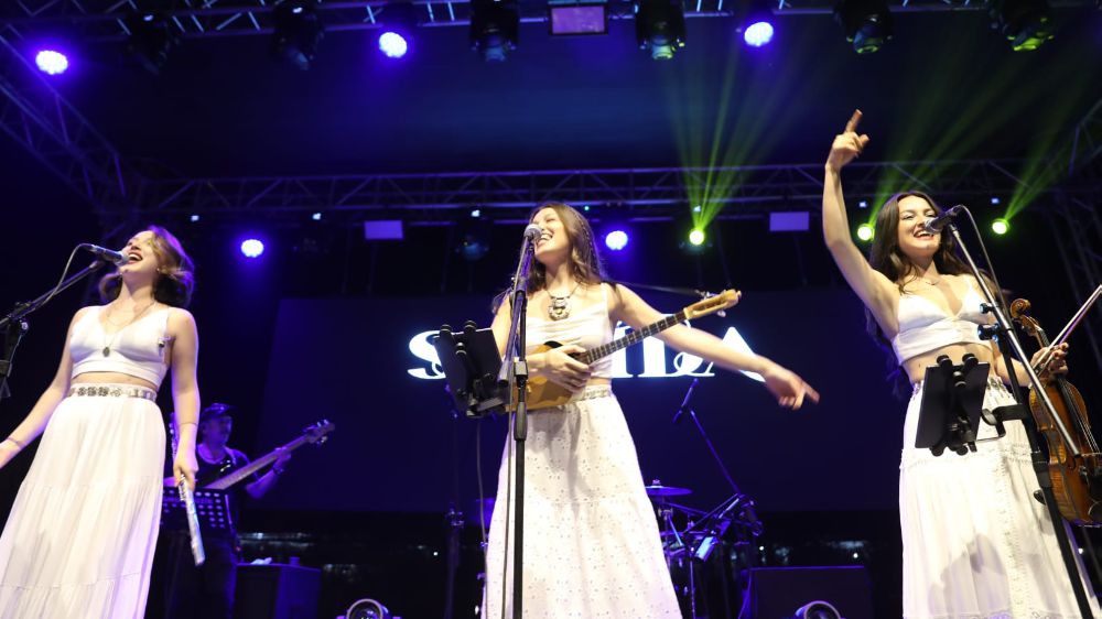 Lavantalar arasında Samida rüzgarı