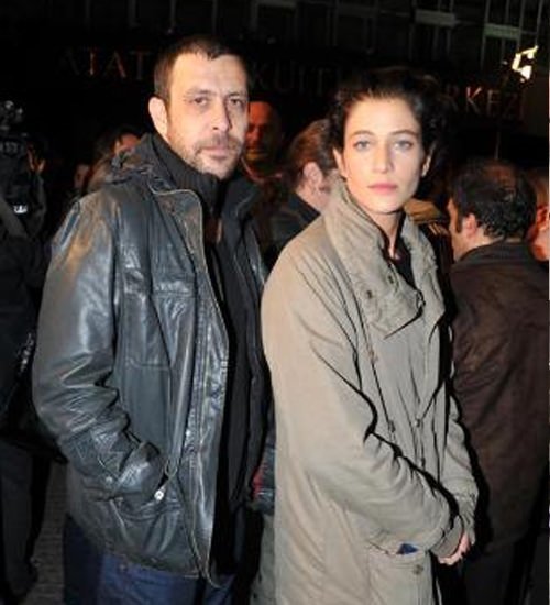 Nejat İşler eski sevgilisi Berrak Tüzünataç ile ilgili soruya verdiği cevapla şok etti!