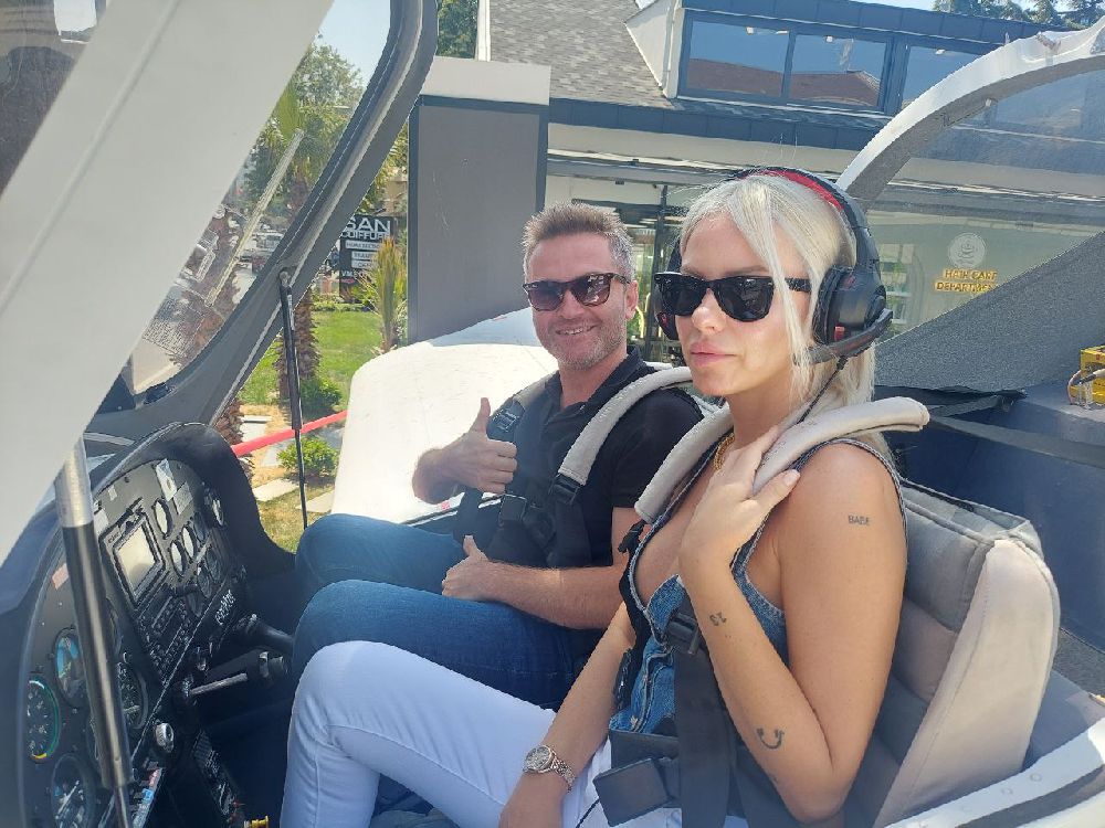 Ünlü şarkıcı Seçil Gür’e Etiler'in göbeğinde uçuş dersi