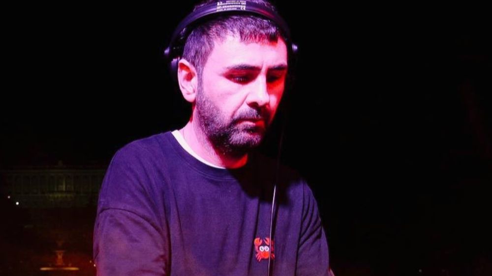 Ünlü DJ 2023’ün trend dans şarkılarını derledi