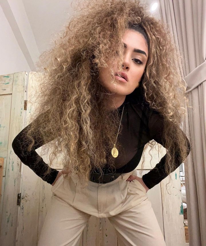 Ünlü şarkıcı Dilan Çıtak Tatlıses karakolluk oldu