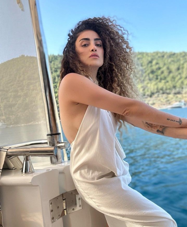 Ünlü şarkıcı Dilan Çıtak Tatlıses karakolluk oldu