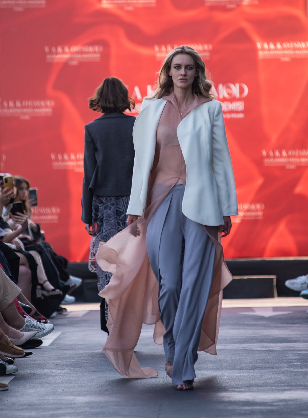 Vakko Esmod Moda Akademisi 10. Yılında özel bir defileyle mezunlarını verdi