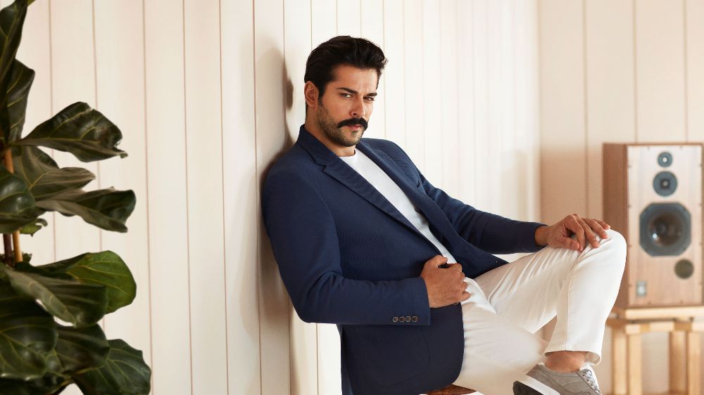 Burak Özçivit bakın kendisine nasıl bir hediye aldı! Dudak uçuklattı!