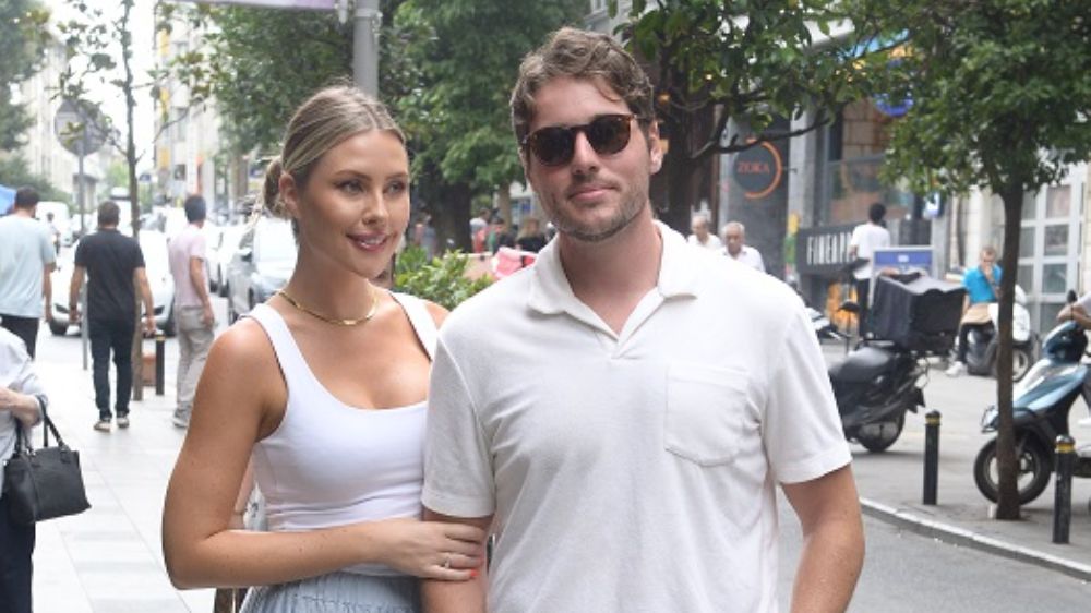 Chloe Loughnan kendisini kötüleyen Serdar Ortaç'a bakın nasıl cevap verdi?