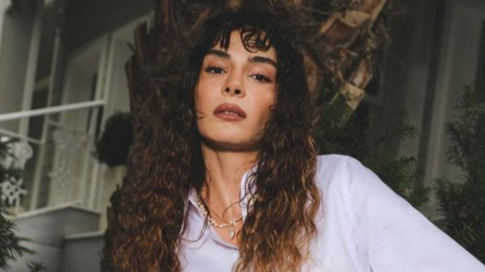 Ebru Şahin'in bikinili pozları sosyal medyayı salladı 