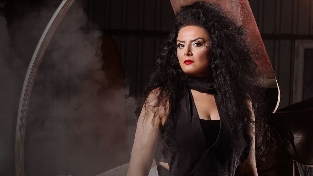 Gülşah Tanrıöver acılarını şarkı yaptı