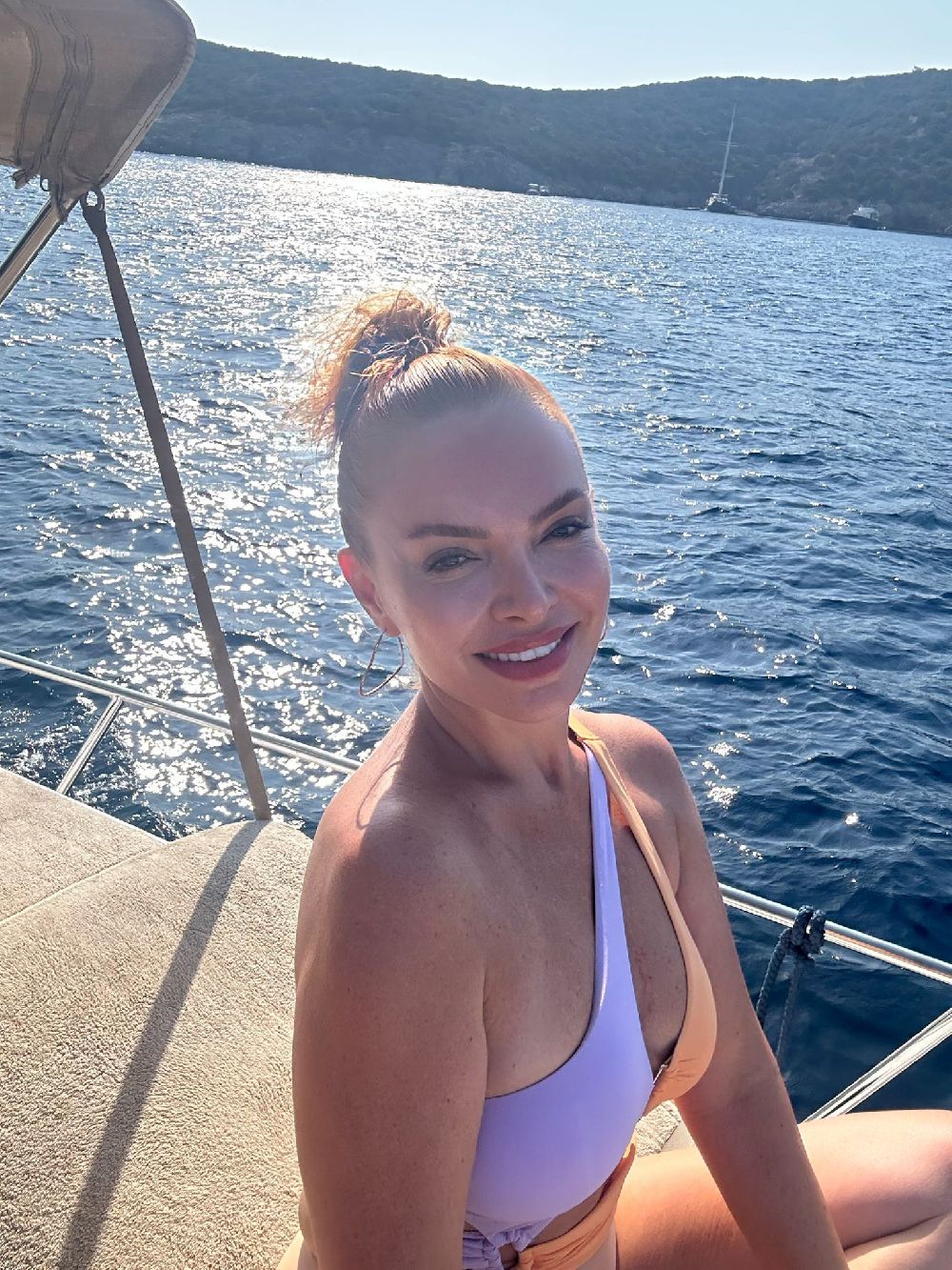 Ünlü şarkıcı Pınar Eliçe 25 yıl sonra bikinili pozunu paylaştı