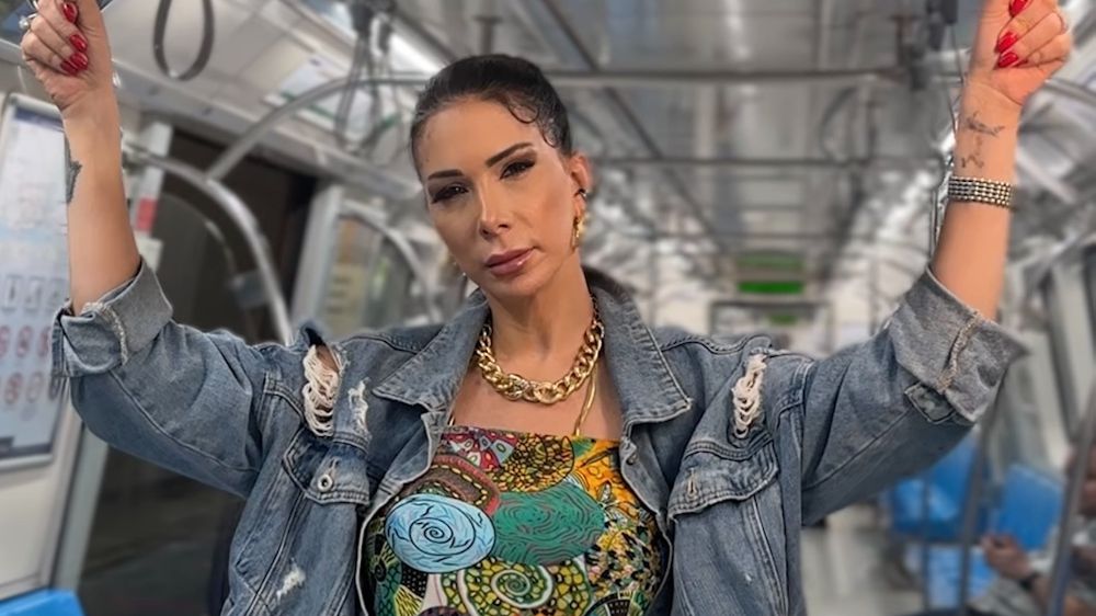 Tuğba Özerk’den sevenlerine sürpriz