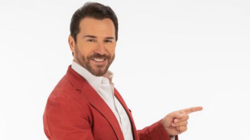 Uğur Arslan'dan doğum günü şarkısı