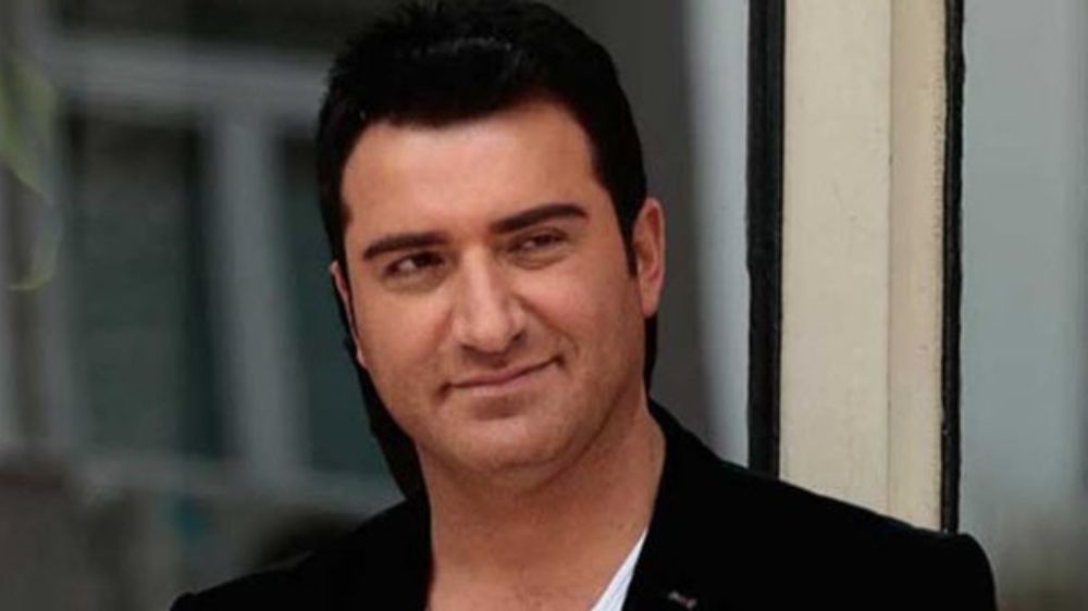 Vefatının 20’nci yılında annesinin şarkısını söyledi