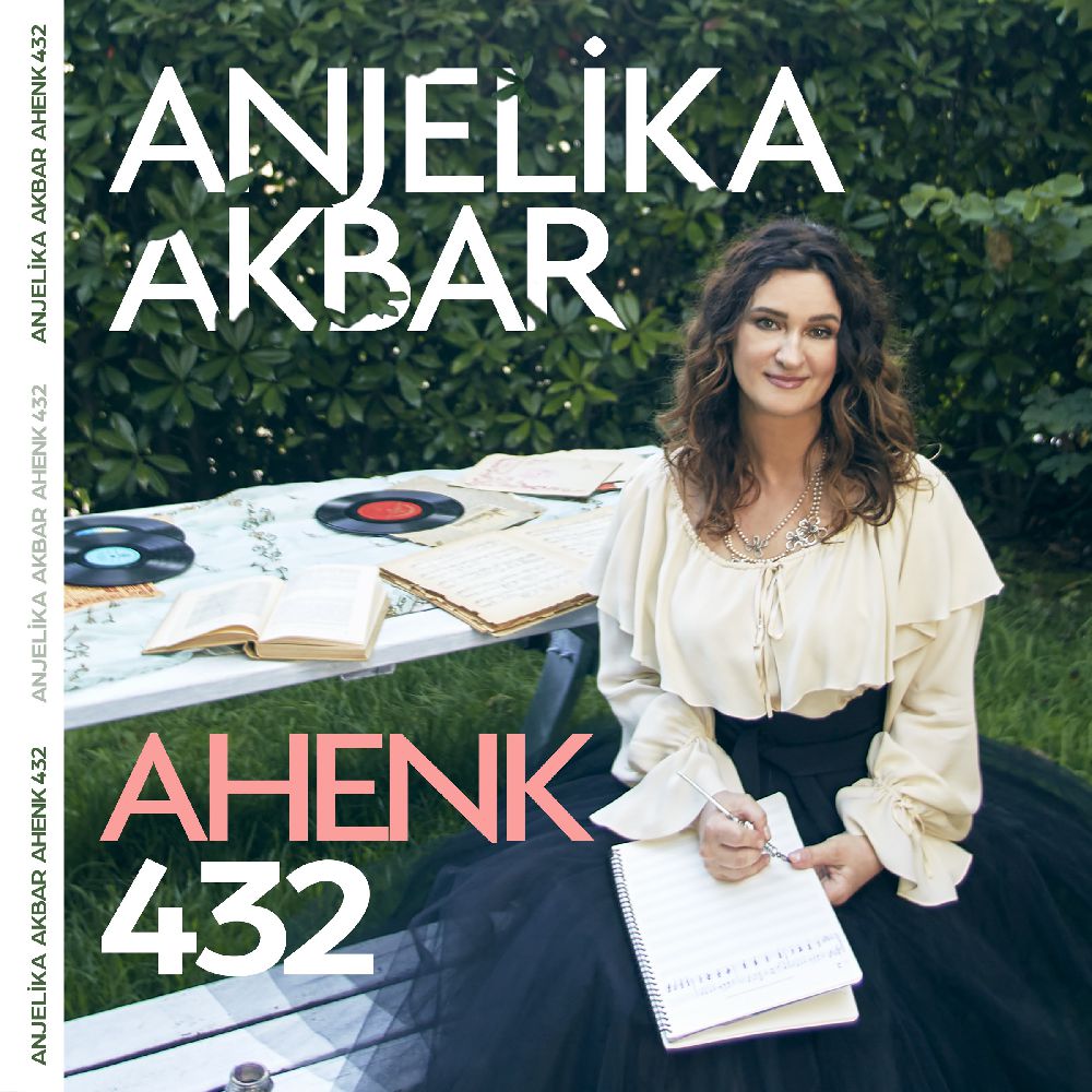 Anjelika Akbar’dan çok özel bir albüm