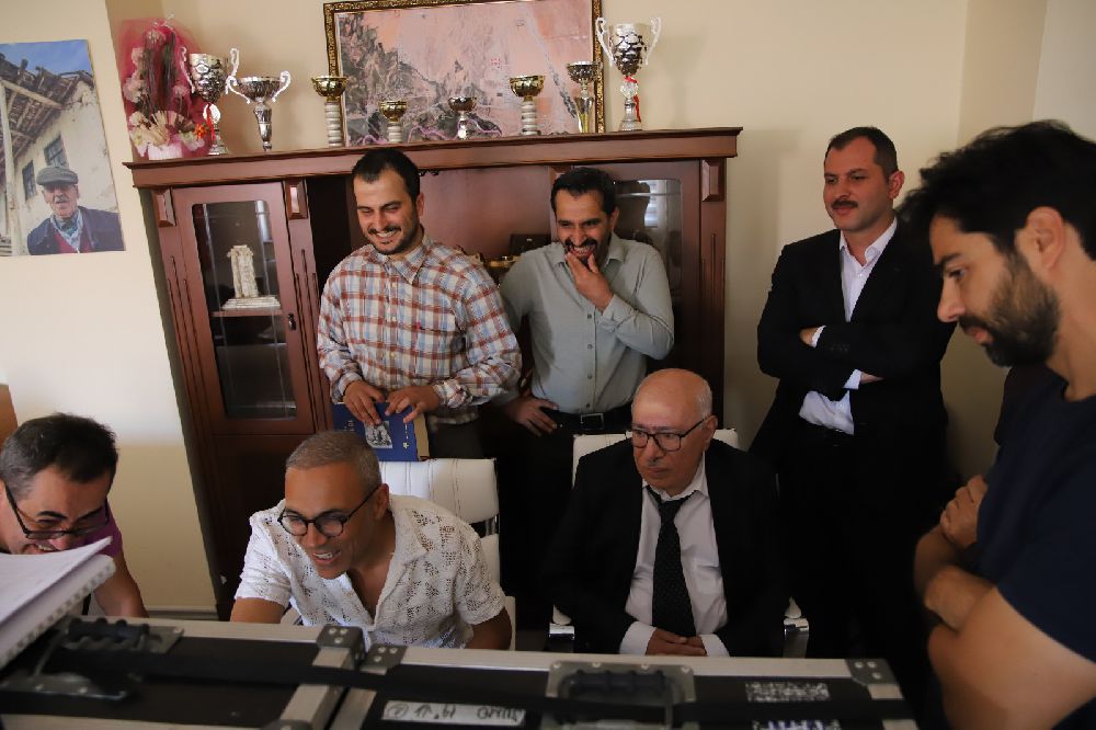 İlyas Salman'lı "Oy'una mı Geldik" filmi seyircisiyle buluşmaya hazırlanıyor