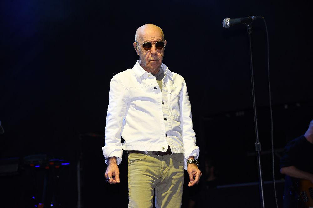 Mazhar Alanson temmuz ayında vefat eden Özkan Uğur hakkında duygusal bir konuşma yaptı