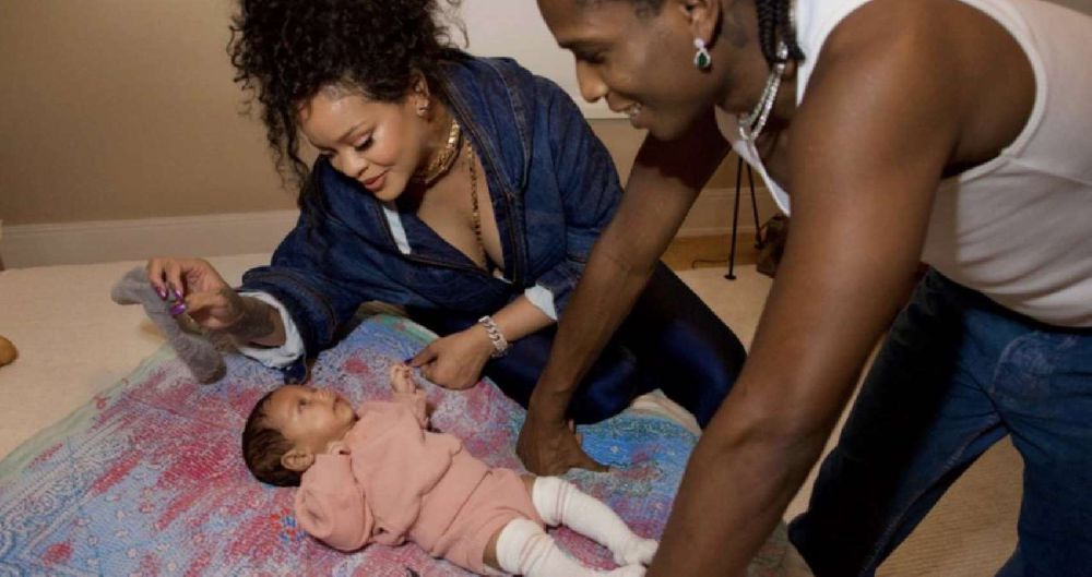 Rihanna'nın bebeğinin ismi şaşırttı!