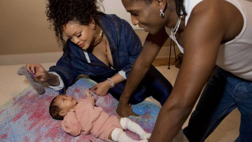 Rihanna'nın bebeğinin ismi şaşırttı!