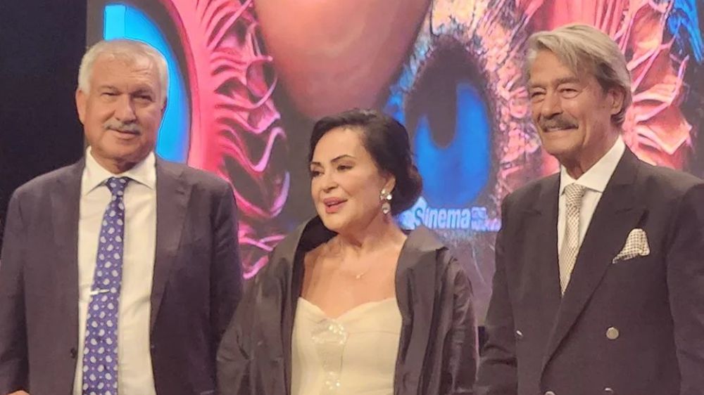 Türkan Şoray ile Kadir İnanır, 'Sinemamızın Yüzü' oldu