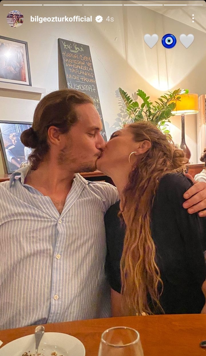 Ünlü çift Bilge Öztürk ile Daren Gerede Erkaya aşka geldi