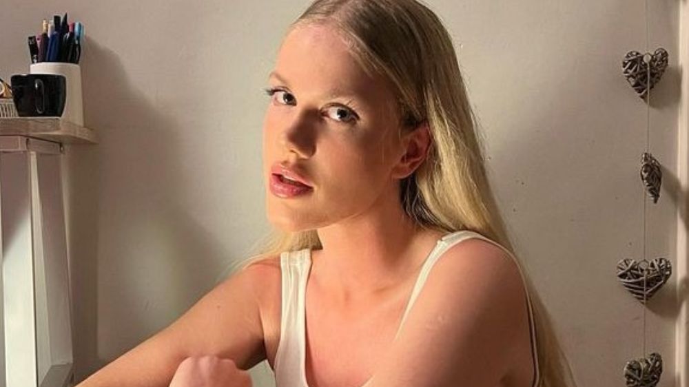 Ünlü oyuncu Serel Yereli'den olay poz