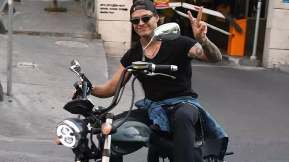 Ünlü sunucu Murat Ceylan motosikletini çalan hırsızla yüzleşti