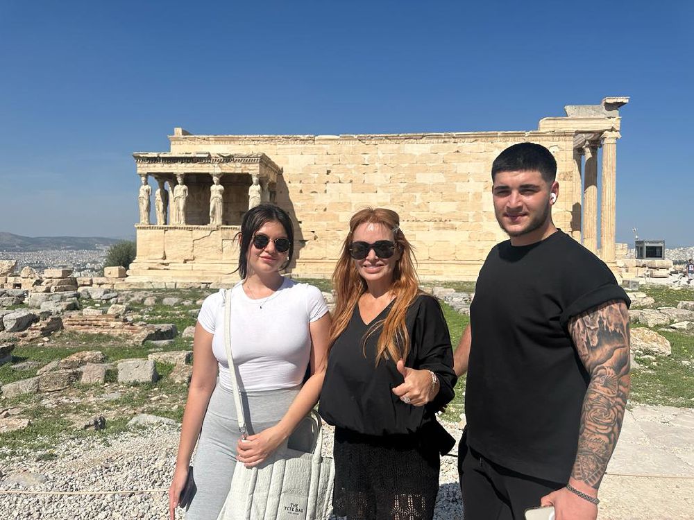 Ünlü sanatçı Pınar Eliçe çocuklarını ilk kez paylaştı