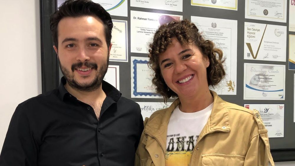 Araplar Türk ünlüler gibi gülmek istiyor