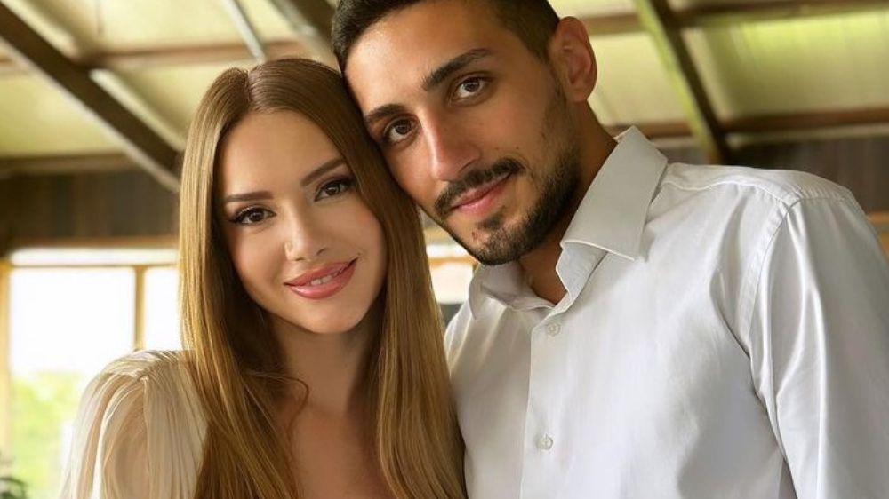 Dünyaca ünlü Romanyalı popstar Otilia, evlendiği anı Instagram'dan paylaştı