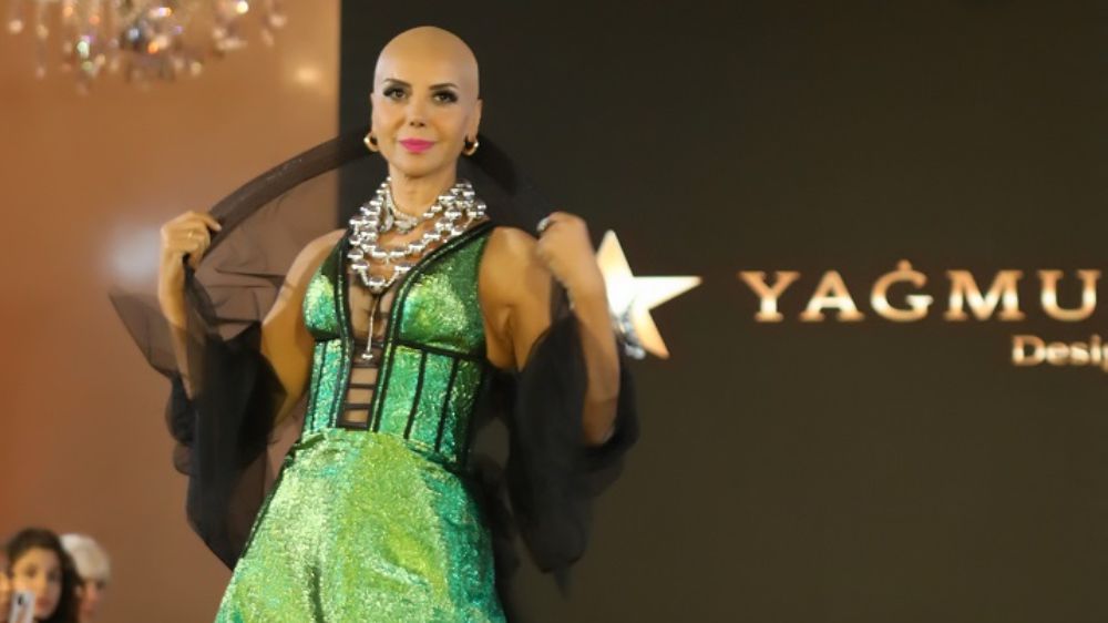  Pankreas kanseriyle mücadele eden Tanyeli Paris Fashion Week’te podyuma çıktı! Tanyeli gözyaşlarına hakim olamadı