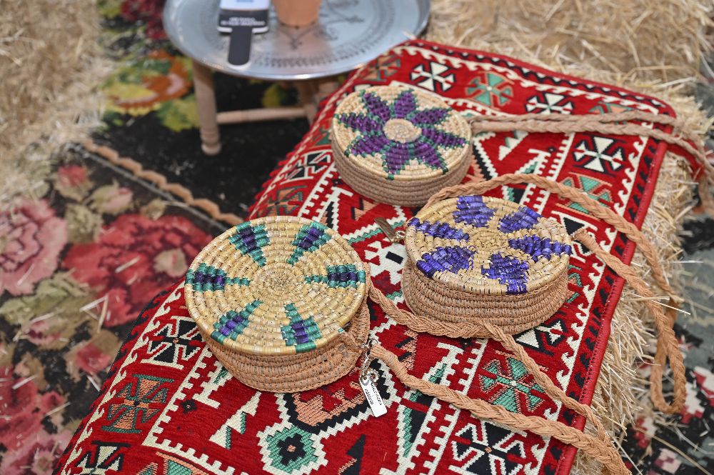 Skinceuticals, tasarımcı Aslı Filinta iş birliği ile Hatay’daki kadınların kalkınmasını güçlendiriyor