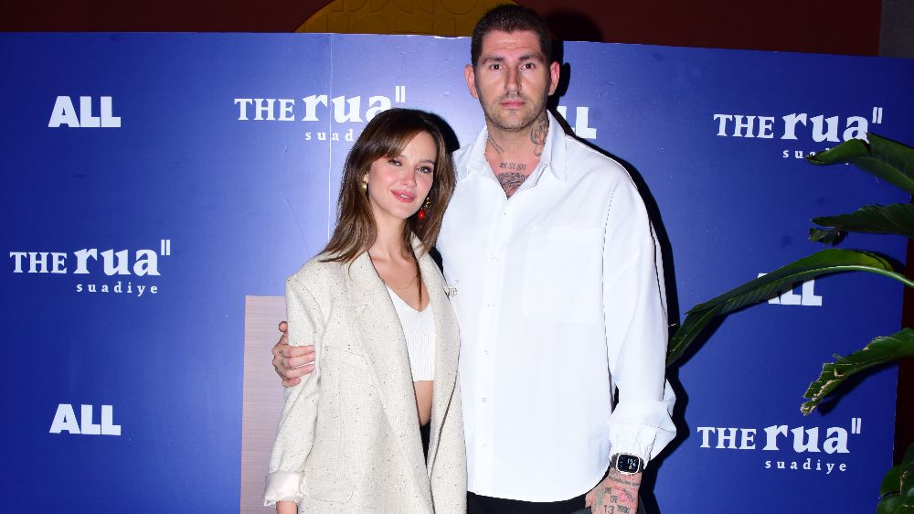 Açılışa ünlü akını   